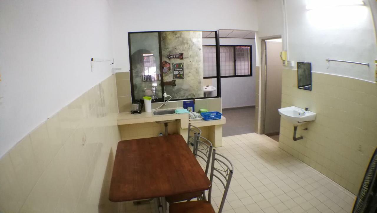 No 31 Landed Single Storey House Near Lost World Tambun For 5-6 Pax *