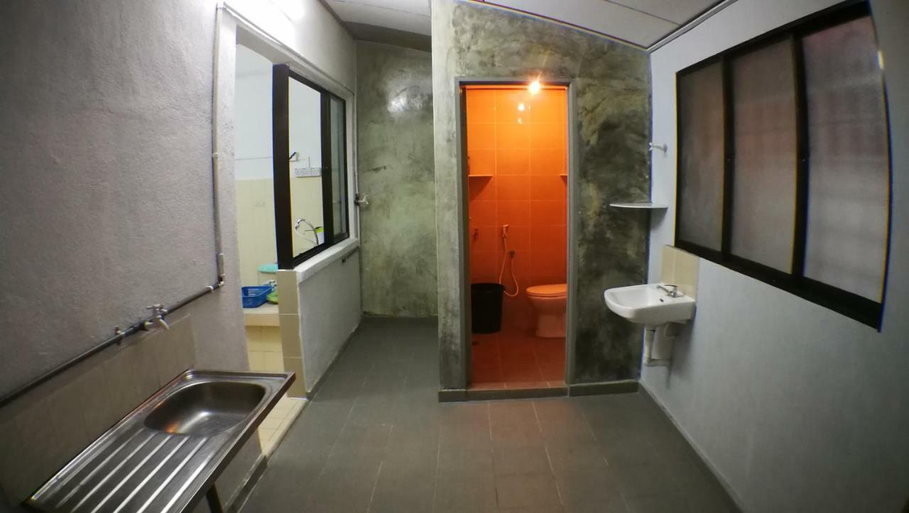 No 31 Landed Single Storey House Near Lost World Tambun For 5-6 Pax Holiday home *